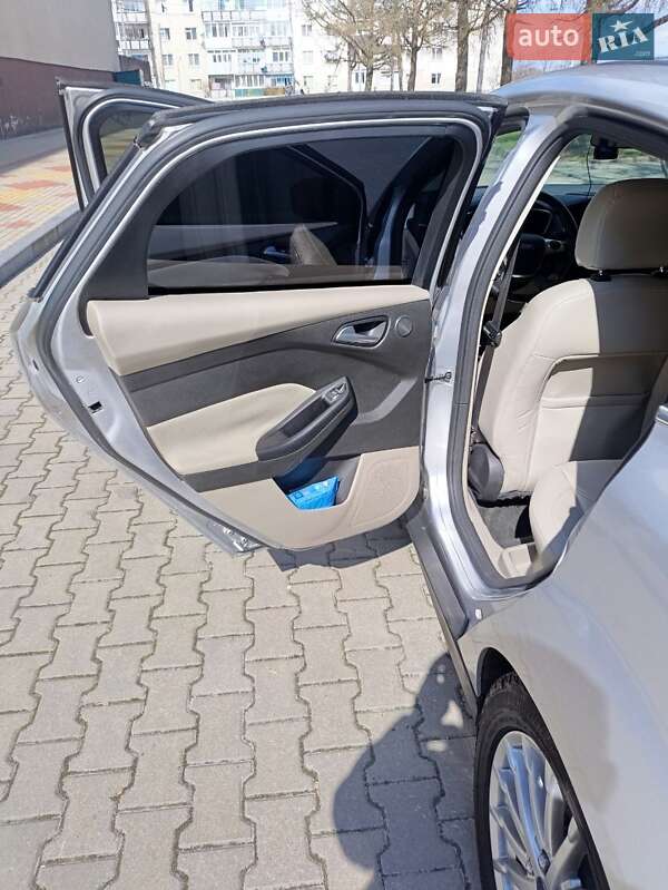 Хэтчбек Ford Focus 2015 в Звягеле