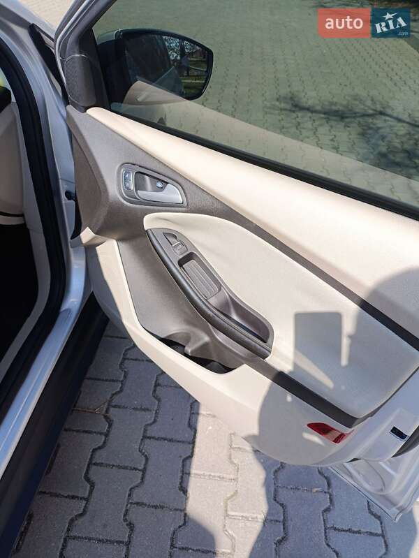 Хэтчбек Ford Focus 2015 в Звягеле