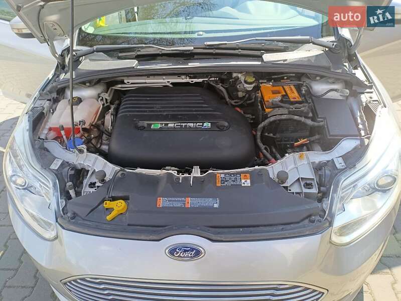Хэтчбек Ford Focus 2015 в Звягеле