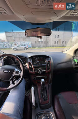 Хэтчбек Ford Focus 2013 в 