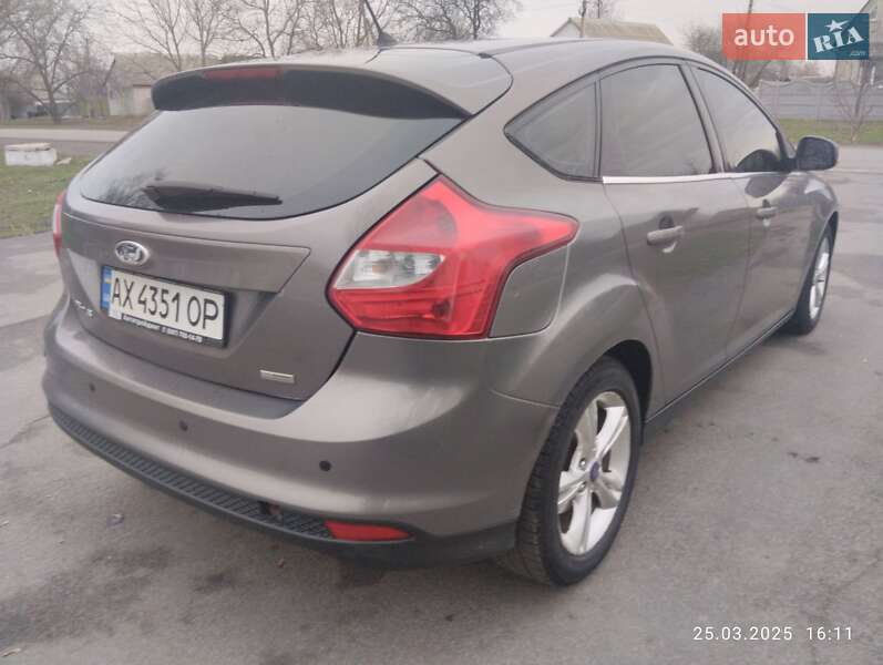 Хэтчбек Ford Focus 2013 в Краснограде