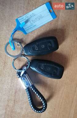 Хэтчбек Ford Focus 2011 в 
