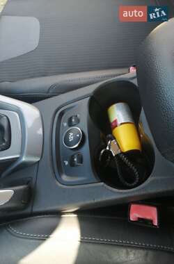 Хэтчбек Ford Focus 2011 в 