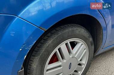 Хэтчбек Ford Focus 2006 в 