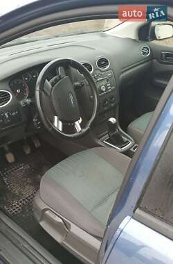 Хэтчбек Ford Focus 2006 в 
