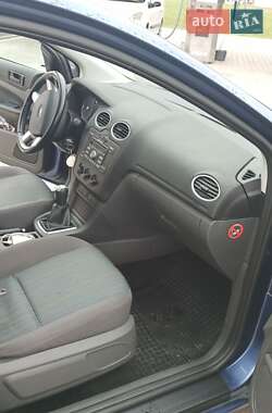 Хэтчбек Ford Focus 2006 в 