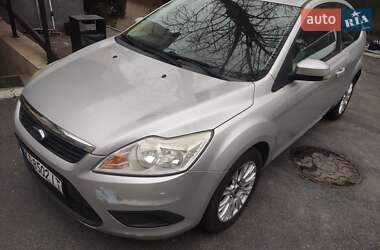 Хэтчбек Ford Focus 2010 в 