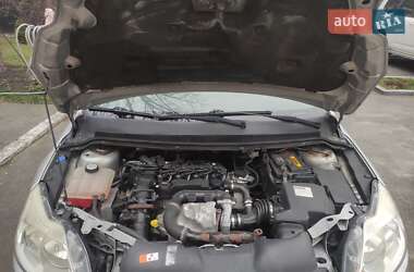Хэтчбек Ford Focus 2010 в 