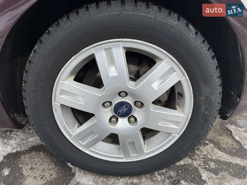 Седан Ford Focus 2008 в Сумах