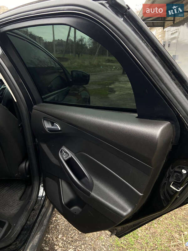 Седан Ford Focus 2015 в Лозовій