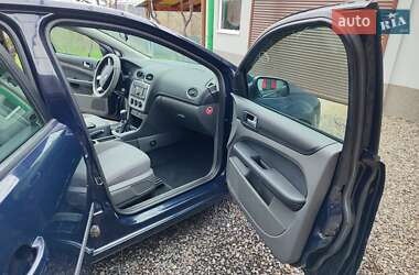 Хэтчбек Ford Focus 2006 в 