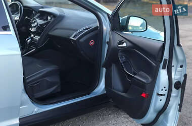 Хетчбек Ford Focus 2013 в 