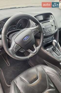 Хэтчбек Ford Focus 2016 в 