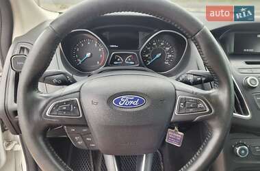 Хэтчбек Ford Focus 2016 в 
