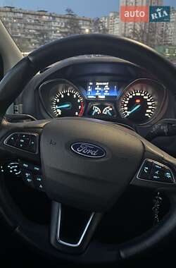 Хэтчбек Ford Focus 2017 в 