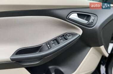 Седан Ford Focus 2016 в 