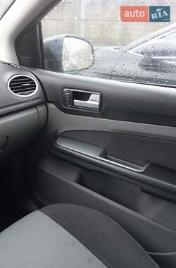 Хэтчбек Ford Focus 2010 в 