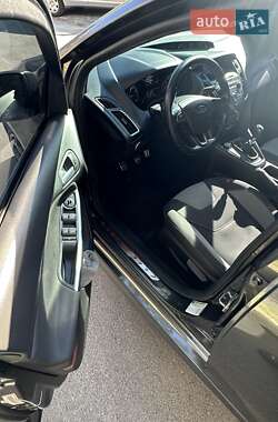Хэтчбек Ford Focus 2017 в 