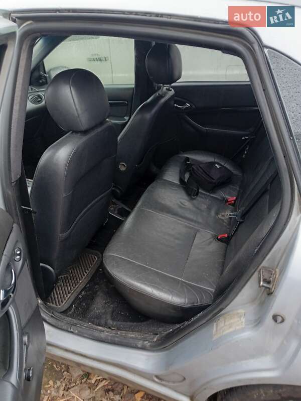 Седан Ford Focus 2001 в Радомышле