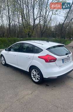 Хэтчбек Ford Focus 2015 в 
