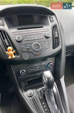 Хэтчбек Ford Focus 2015 в 