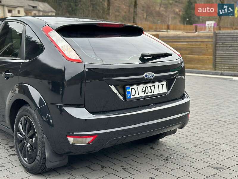 Хетчбек Ford Focus 2011 в Міжгір'ї