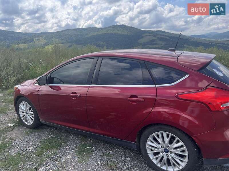 Хетчбек Ford Focus 2015 в 