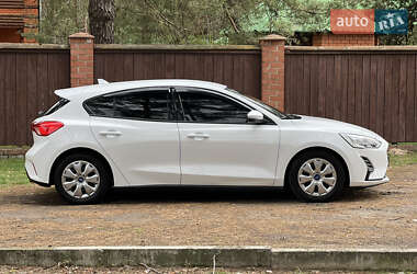 Хэтчбек Ford Focus 2019 в 