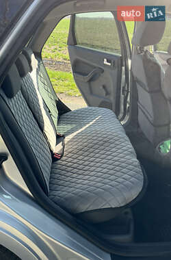 Хэтчбек Ford Focus 2006 в 