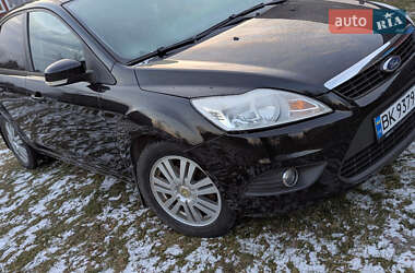 Хэтчбек Ford Focus 2011 в 