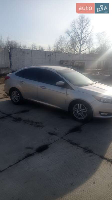 Седан Ford Focus 2017 в Краснограде