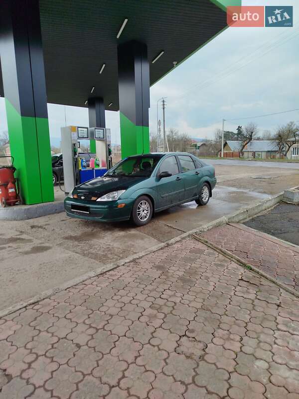 Ford Focus 2000