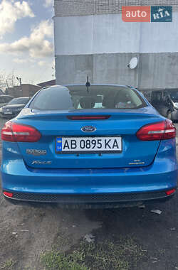 Седан Ford Focus 2015 в 