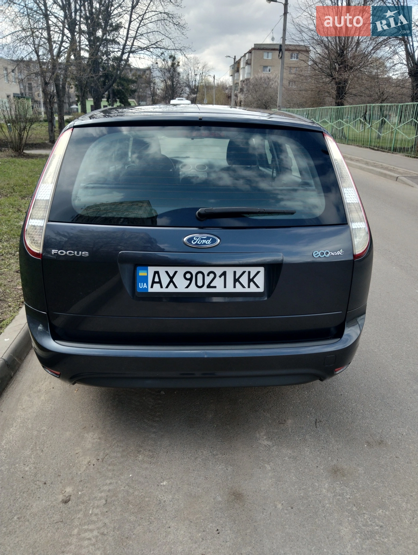 2010 Ford Focus - мініатюра 2