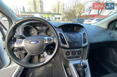 Хэтчбек Ford Focus 2014 в 
