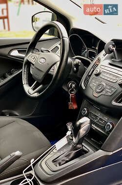 Седан Ford Focus 2015 в 