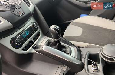 Хэтчбек Ford Focus 2012 в 