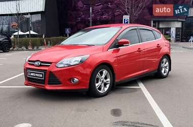 Хэтчбек Ford Focus 2012 в 