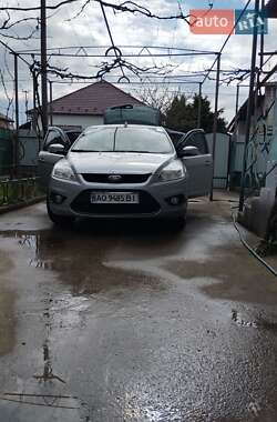 Хэтчбек Ford Focus 2011 в 