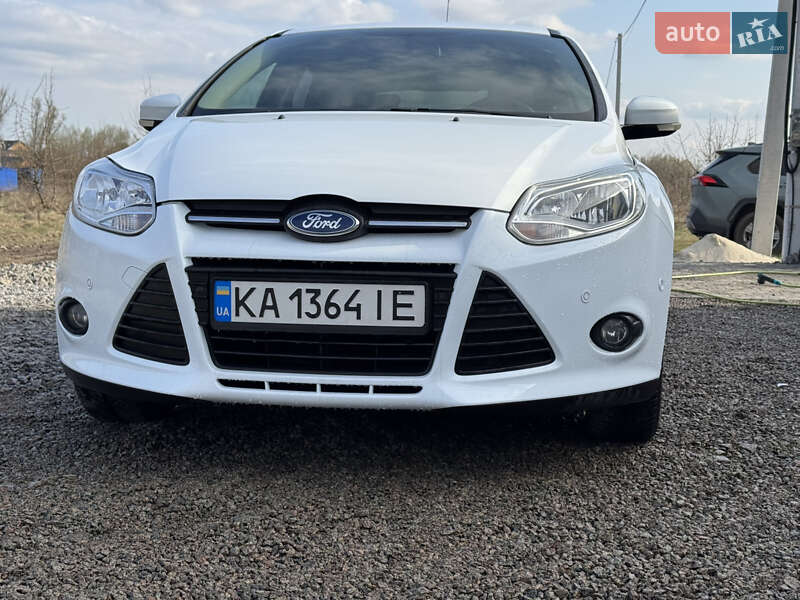 Хэтчбек Ford Focus 2013 в 