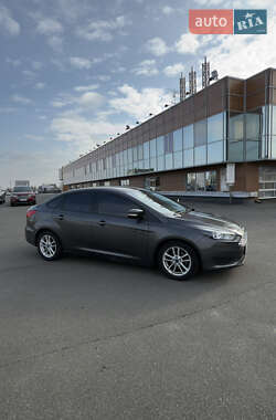 Седан Ford Focus 2015 в 