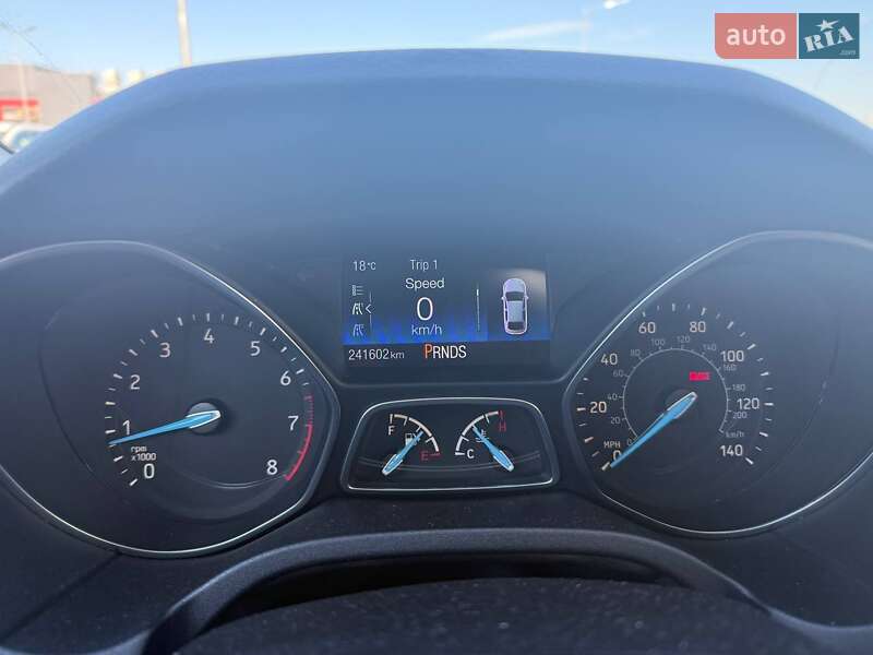 Хэтчбек Ford Focus 2015 в Киеве