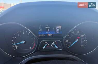 Хэтчбек Ford Focus 2015 в 