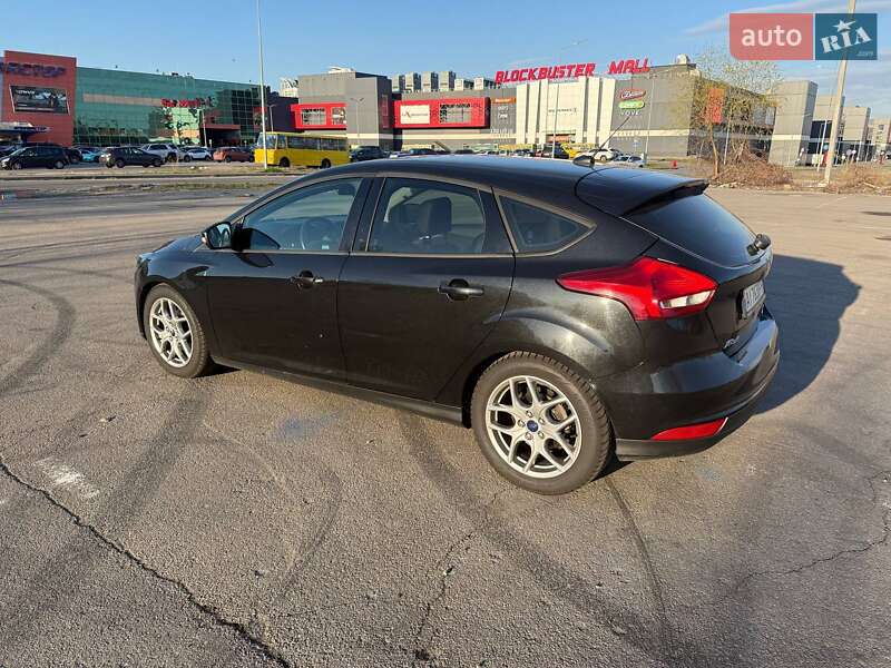Хэтчбек Ford Focus 2015 в Киеве