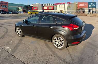 Хэтчбек Ford Focus 2015 в 