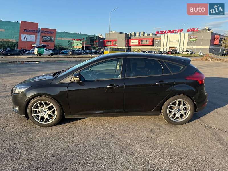 Хэтчбек Ford Focus 2015 в Киеве