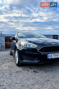 Седан Ford Focus 2015 в 