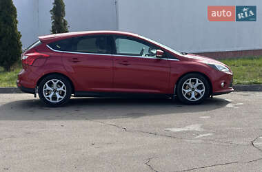 Хэтчбек Ford Focus 2013 в 