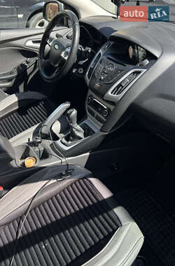 Хэтчбек Ford Focus 2013 в 