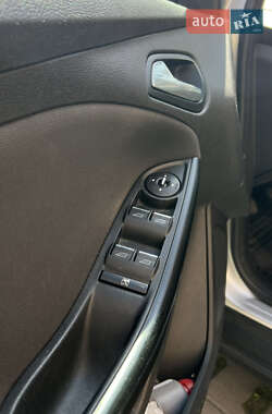 Хэтчбек Ford Focus 2013 в 